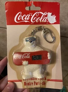1999 Coca-Cola Keychain Clock "Snow Board Bear" Collectible - Picture 1 of 2