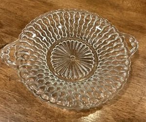 Beautiful Vintage Indiana Clear Glass Bowl with Handles With Honeycomb Design - Picture 1 of 3
