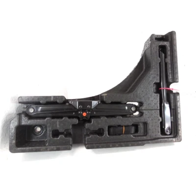 17 Buick Encore 2017 llave de tuerca y gato de neumático de repuesto con carcasa de espuma OEM Foto 1 de 2