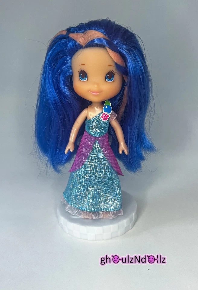 Muñeca Strawberry Shortcake Blueberry Muffin Berry Blends cambio de color 2010 Hasbro Foto 1 de 4