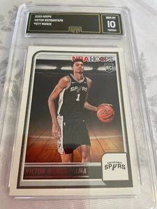 Victor Wembanyama Spurs 2023 Hoops Rookie RC # 277 Graded 10 L@@@K - Bild 1 von 2