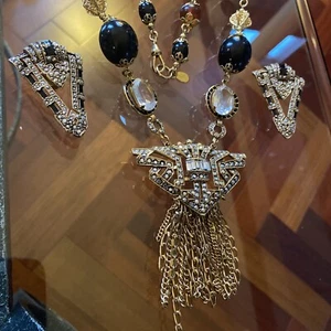 Vtg Gold Tone KIRKS FOLLY 30” Necklace Earrings Set Egyptian Revival Black Amber - Afbeelding 1 van 23