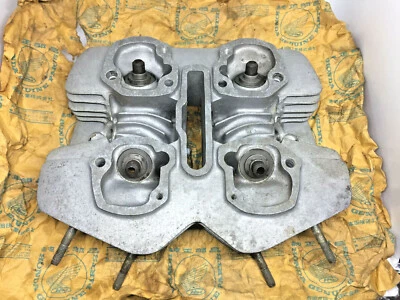 ПОДЛИННАЯ ГОЛОВКА БЛОКА ЦИЛИНДРОВ HONDA CB350 CL350 НОВАЯ ИЗ СТАРЫХ ЗАПАСОВ ЯПОНИЯ - Изображение 1 из 4