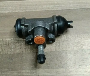 Mazda 323 and 626 (89-94) REAR Nipparts Cylinder Assembly J3233014 - Picture 1 of 8