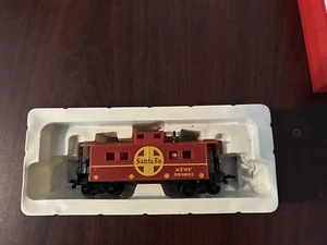 Life Like HO Scale Santa Fe ATSF 999851 Cupula Caboose - Picture 1 of 3