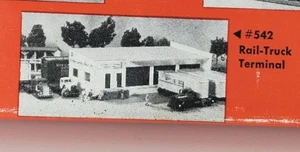 Suydam (Formerly Ayres) HO Wood & Cardboard Models Rail-Truck Terminal #542 - Picture 1 of 7