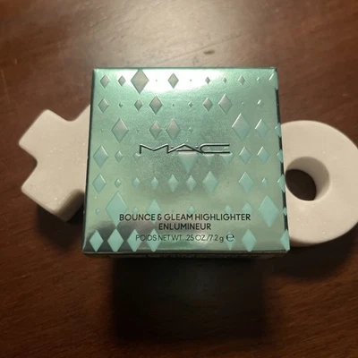 MAC Bounce & Gleam Highlighter INVESTMINT New Limited Holiday 2025 - Image 1 of 2