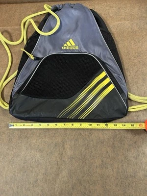 Mochila de ginástica Adidas com cordão preta e verde neon - Imagem 1 de 4