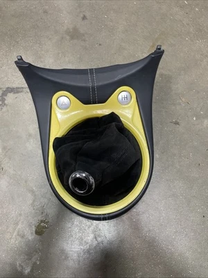 Nissan 370z M/T 2009-2020 manual consola central palanca de cambios bisel OEM 11AD Foto 1 de 4