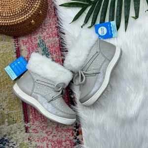 NEW Stride Rite Silver Gray Memory Foam Machine Washable Snow Boot Girls 11 - Picture 1 of 10