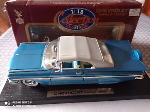 1/18 ROAD LEGENDS 92119 CHEVROLET Impala Convertible 1959 Bleu Capote grise