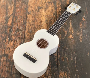 Mahalo MR1WT Rainbow Series Soprano Ukulele - Picture 1 of 5