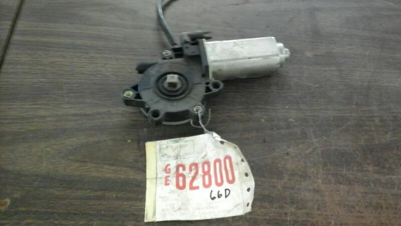 Motor de ventana eléctrica derecho pasajero delantero compatible con 93-97 ALTIMA 30077 Foto 1 de 1