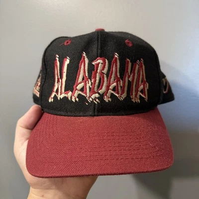 Sombrero de Colección Top Of The World TOW Alabama Graffiti AJUSTADO Talla 7 3/8 Raro Foto 1 de 4