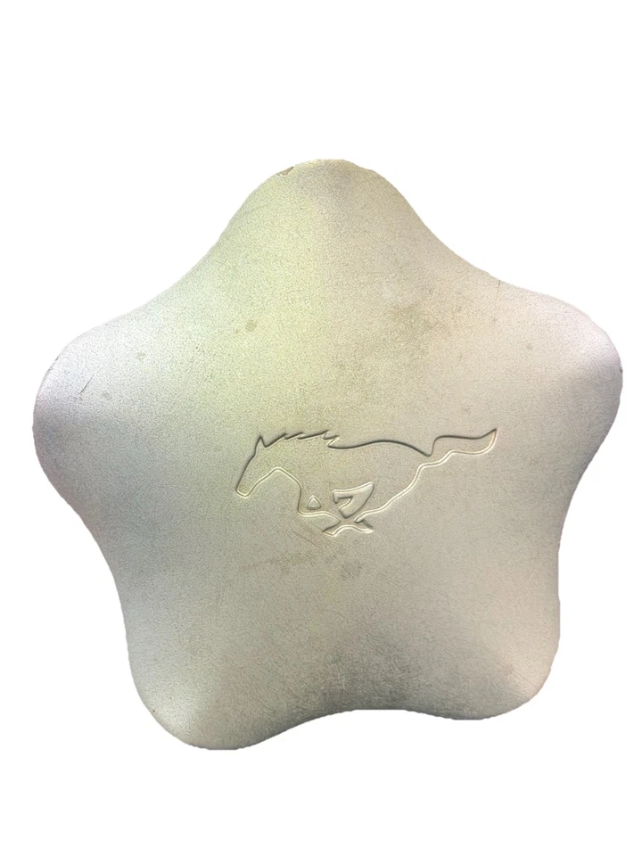 1994-1998 FORD MUSTANG V6 GT tampa central de roda F4ZC-1A096-DA prata - Imagem 1 de 4