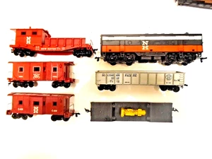 (6) MAQRX #426 HO-NH B Unit,& Maint-of -Way,Caboose, - Photo 1/4