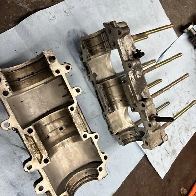 1985 YAMAHA VMAX 540 vintage snowmobile Motor Crank Case Bottom End Foto 1 de 4