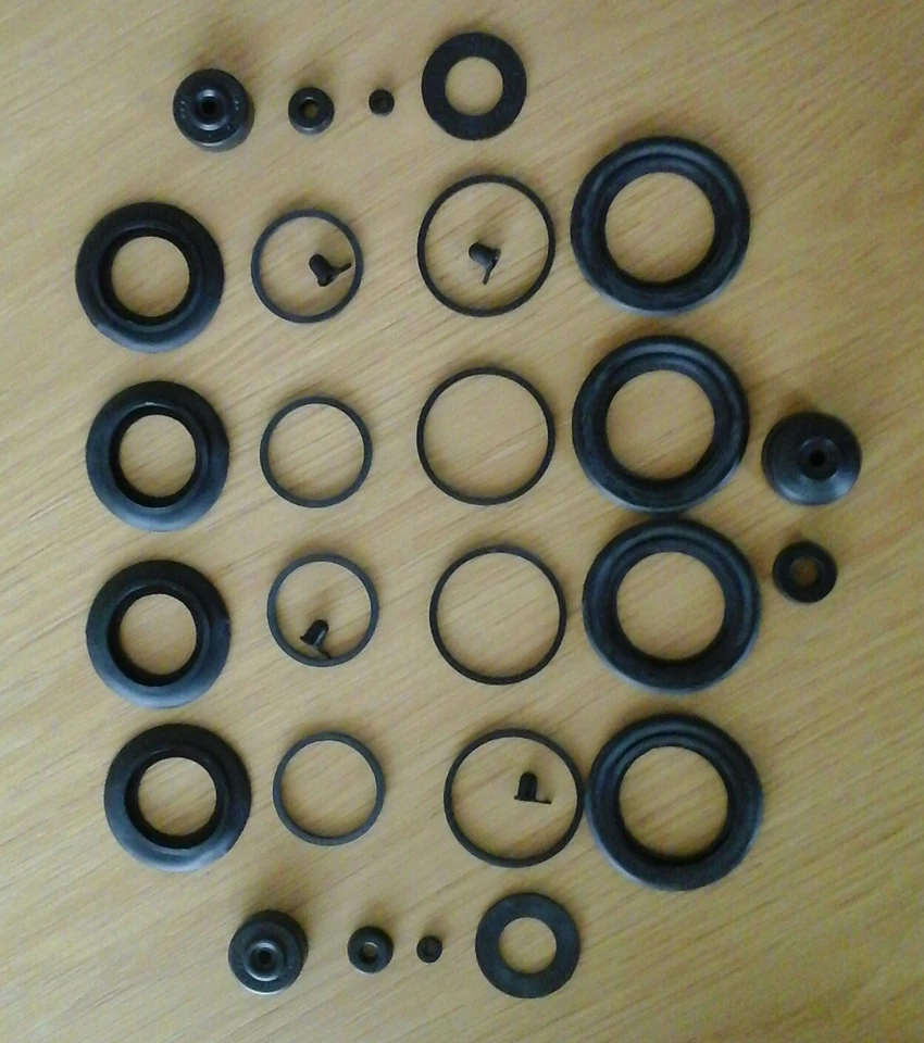 TRIUMPH STAG - JUEGO DE KITS DE REPARACIÓN HIDRÁULICA DE FRENO Y EMBRAGUE Foto 1 de 1