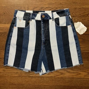 NWT Altar'd State Striped Blue Jean Denim Shorts 3” Inseam Women's 27 Navy White - Picture 1 of 7
