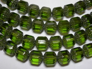 10 cuentas de 10 mm verde olivino con catedral plateada - Imagen 1 de 1