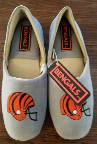 Embroidered Eastport by Starter Cincinnati Bengals Football Slippers size 5 Cover
