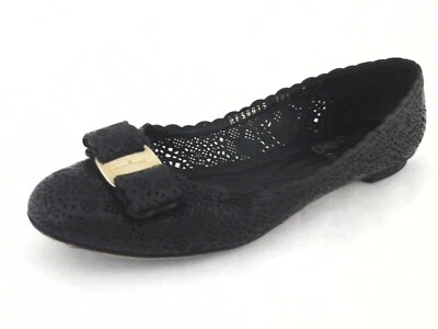 SALVATORE FERRAGAMO Varina Arco Ballet Planos Negro Corte Láser EE. UU. 7 UE 38 $595 Foto 1 de 4