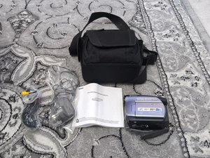 Samsung VP-D371W Handheld MiniDV Cassette Camcorder Silver Vgc + Case, Cables - Picture 1 of 6