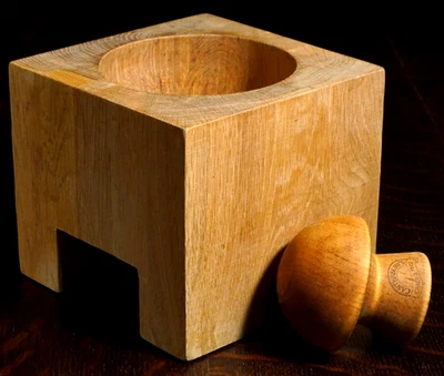 Juego de mortero de madera para grietas y cáscaras Sagaform Design de Pascal Charmolu Foto 1 de 4