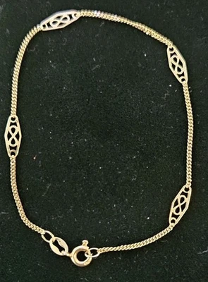 14Kt Italy 585 Stamped: Vintage; Yellow Gold Stationary Filigree 7"x1mm Bracelet - Image 1 of 4