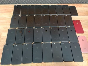 Lot x35 Apple iPhone 7, A1778 - As-Is/Broken/For Parts UNTESTED - Photo 1 sur 18