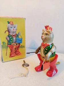 VINTAGE WINDUP TINTOY - PUSS IN BOOTS - KÖHLER GKN - GERMANY - Picture 1 of 12