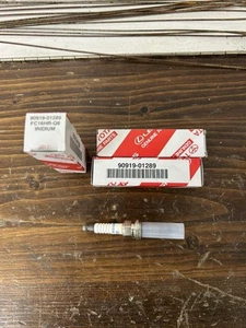 OEM TOYOTA CAMRY HIGHLANDER RAV4 SIENNA VENZA SPARK PLUGS SET OF 4 - Picture 1 of 5