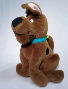 Hanna Barbera SCOOBY DOO Cross-Eyed Dog Sitting Stuffed Toy RARE 10" Plush - Picture 1 of 9