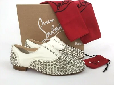 Zapatos planos mocasines Christian Louboutin Freddy de cuero blanco con clavos 36/6 Foto 1 de 4