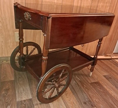Carrito de té vintage de mediados de siglo con ruedas - madera maciza (¿arce?) carro de barra  Foto 1 de 4