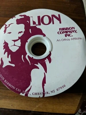 Cinta resistente a la intemperie de terciopelo rojo LION Embassy # 3 5/8" de ancho 25 yardas de colección Foto 1 de 4
