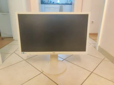 AOC E2460PQ Monitor 24 Zoll 1920 x 1080 DVI VGA DisplayPort - Bild 1 von 4