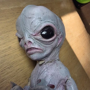 Estatua alienígena estatuilla escultura - 10′′H - ¿Única en su clase? - ¿Resina? - ¡Leer! - Imagen 1 de 12