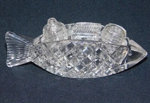 Vintage klare Kristall Salz Pfefferstreuer Gewürz mit Halter Fischform - Bild 1 von 8