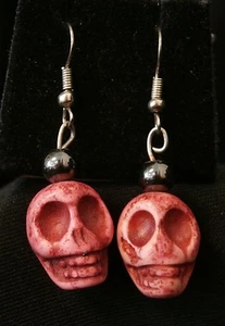 Pendientes hechos a mano de cráneo rosa caliente joyería de caballo de hierro. ¡Haz una oferta! #C2 - Imagen 1 de 5
