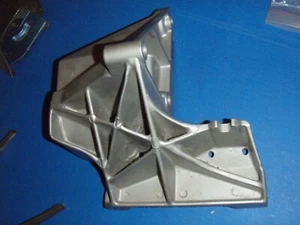 1966 BUICK 66 1374746 ELECTRA SKYLARK  V8 AC Air Compressor Alternator Bracket - Bild 1 von 7