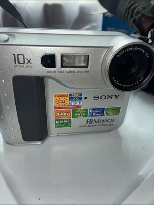 Sony Mavica MVC-FD75 0.4MP Digital Camera - Silver and Black - Image 1 of 4