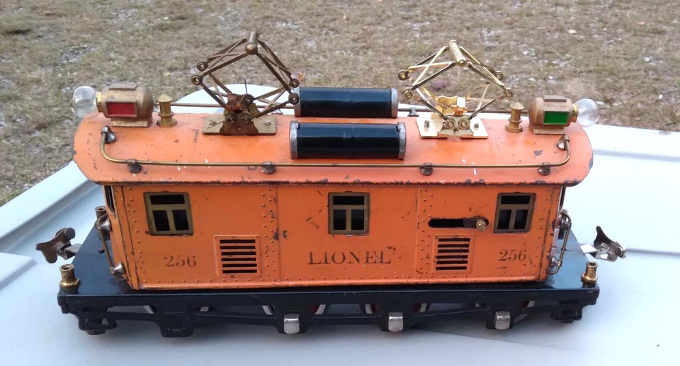 Lionel Prewar O Gauge 256  Large Electric Locomotive Dual Motor - Image 1 of 4
