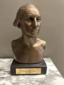 GEORGE WASHINGTON UNIVERSITY DISTINGUISHED ALUMNI ACHIEVEMENT AWARD HEAD BUST - Picture 1 of 9
