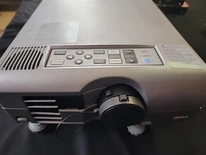 Mitsubishi SL2U Home Projector - 1200 ANSI Lumens 3LCD - Portable - up to 1080i - Picture 1 of 6