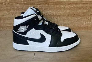 NUOVO - Nike Air Jordan 1 Mid - Taglia 44 - Nero/Bianco (Panda) - Foto 1 di 8