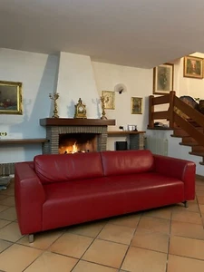 Divano in pelle rossa, marca WITTMANN, anno 2000 in ottime condizioni, mai usato - Foto 1 di 2
