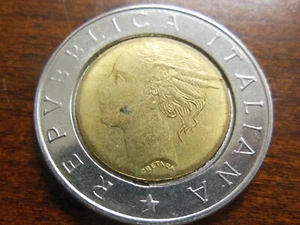 1992-R Italian Five Hundred (500) Lire Bi-Metallic Coin - Picture 1 of 7