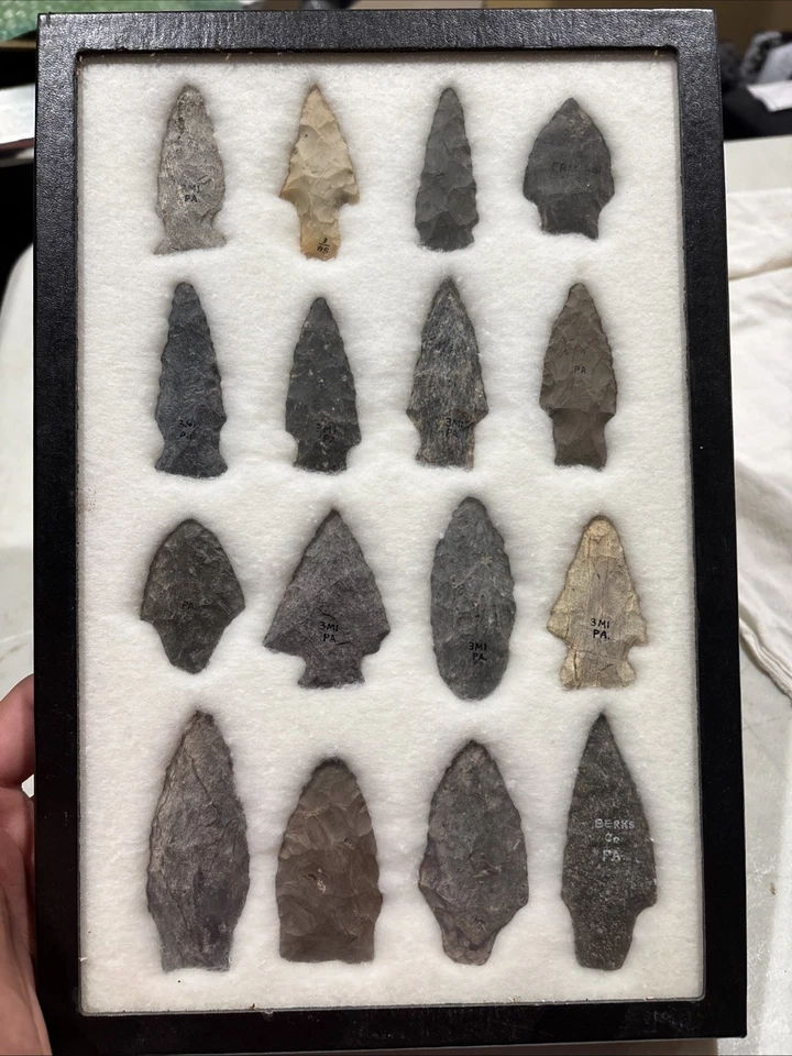 16 GUARANTEED Authentic Arrowheads Native American Points Artifacts PA Lot - Image 1 of 4