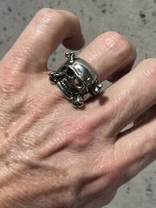 Skull and Cross Bones Ring - Size 10.5 - New - Picture 1 of 7